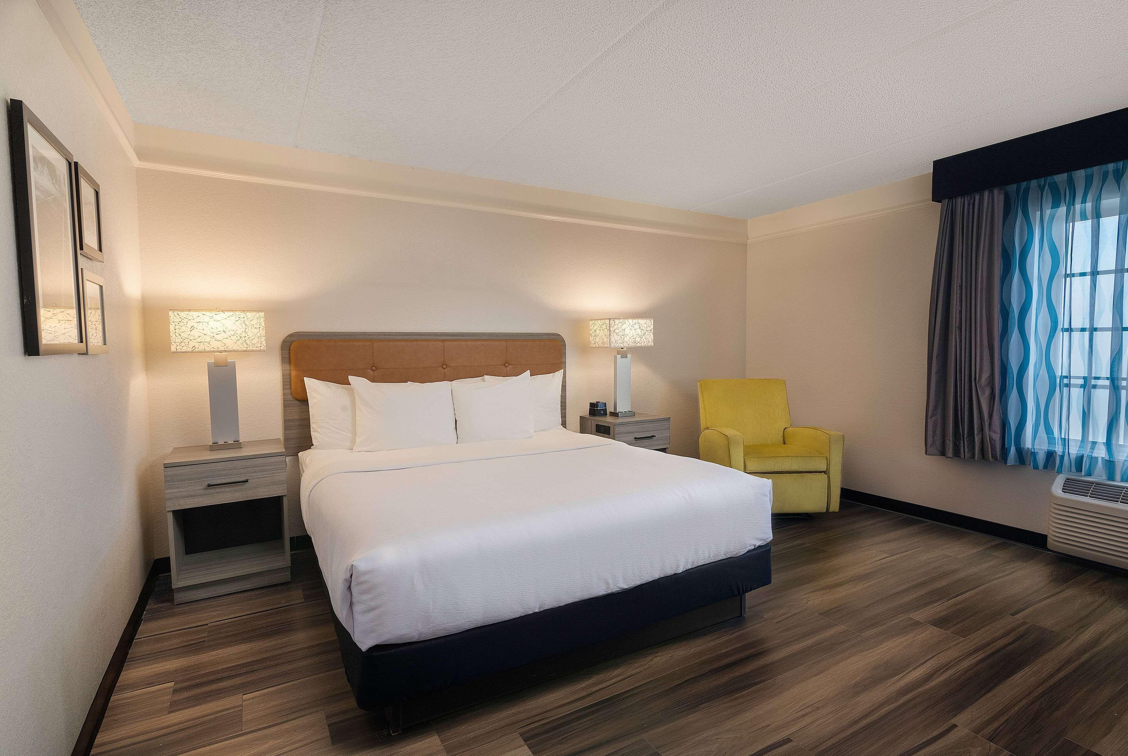 Deluxe King Room
